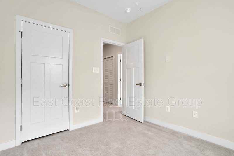 5747 Meadowood St - Photo 3 of 43