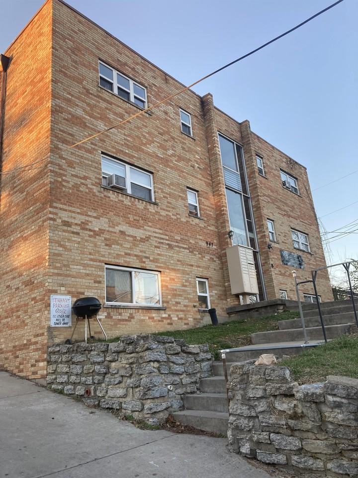 947 Grand Avenue - 10 #10 - Photo 2 of 8