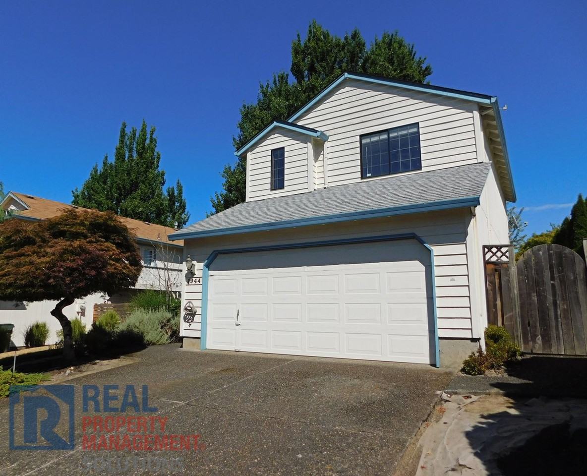 1944 Se 74th Ave - Photo 2 of 27