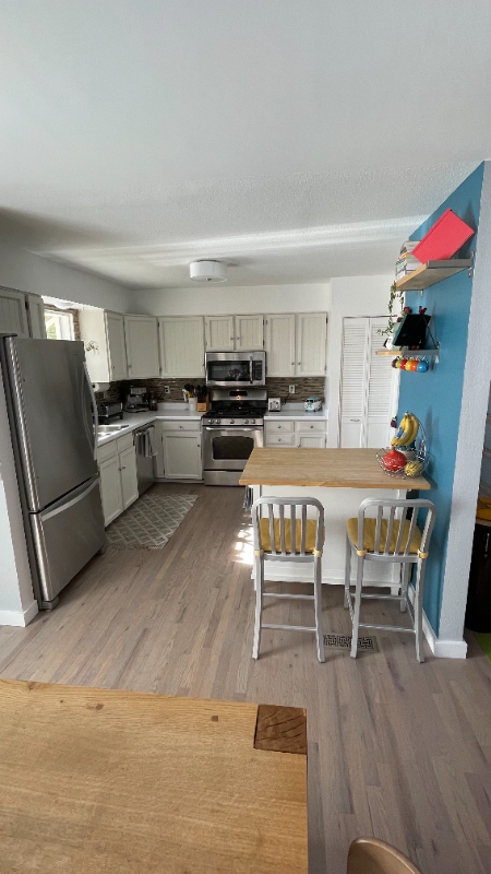 1025 Sparta Dr - Photo 3 of 20