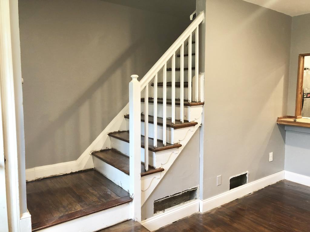 2111 Farrington Ave - Photo 2 of 15