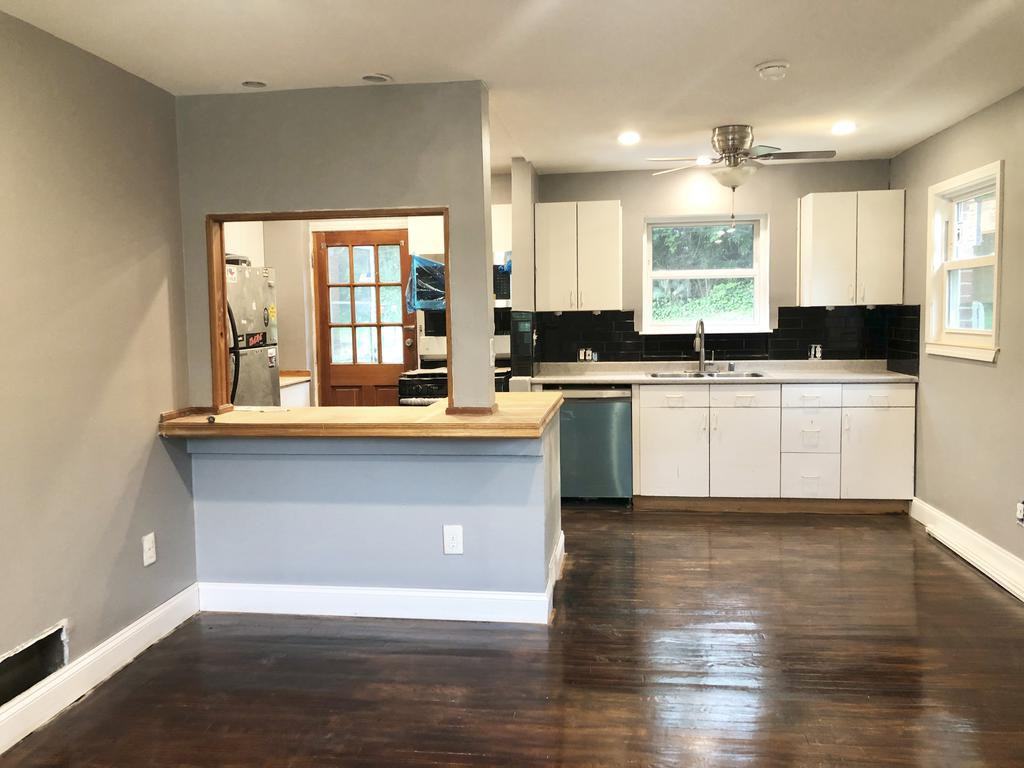 2111 Farrington Ave - Photo 3 of 15