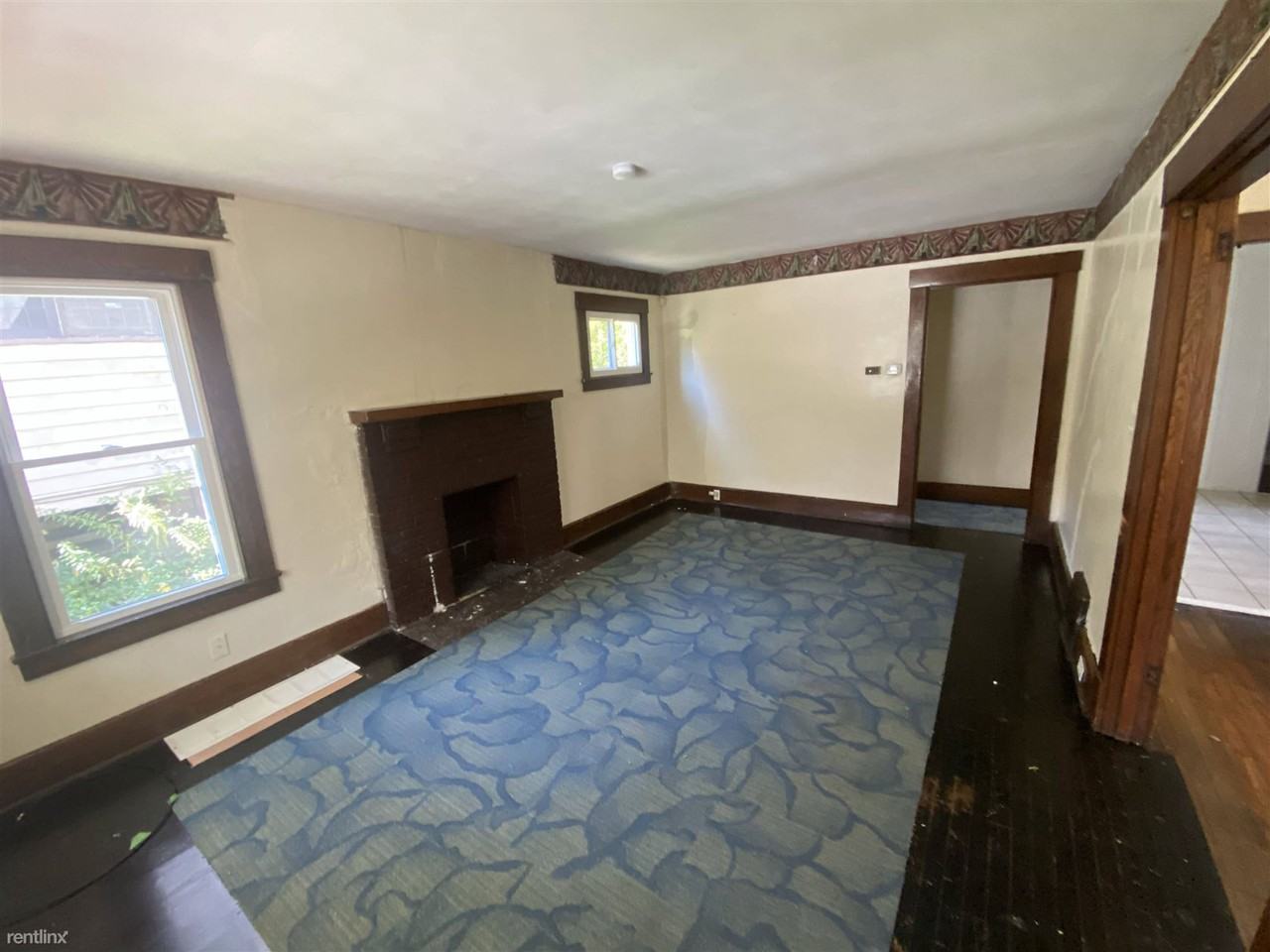 110 Halleck St - Photo 3 of 10