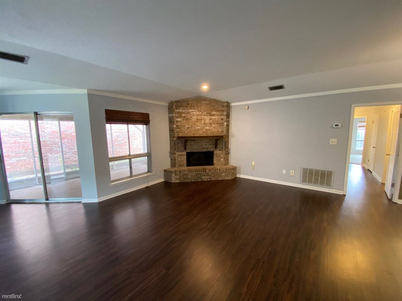 15 Cobblestone Way W - Photo 2 of 12