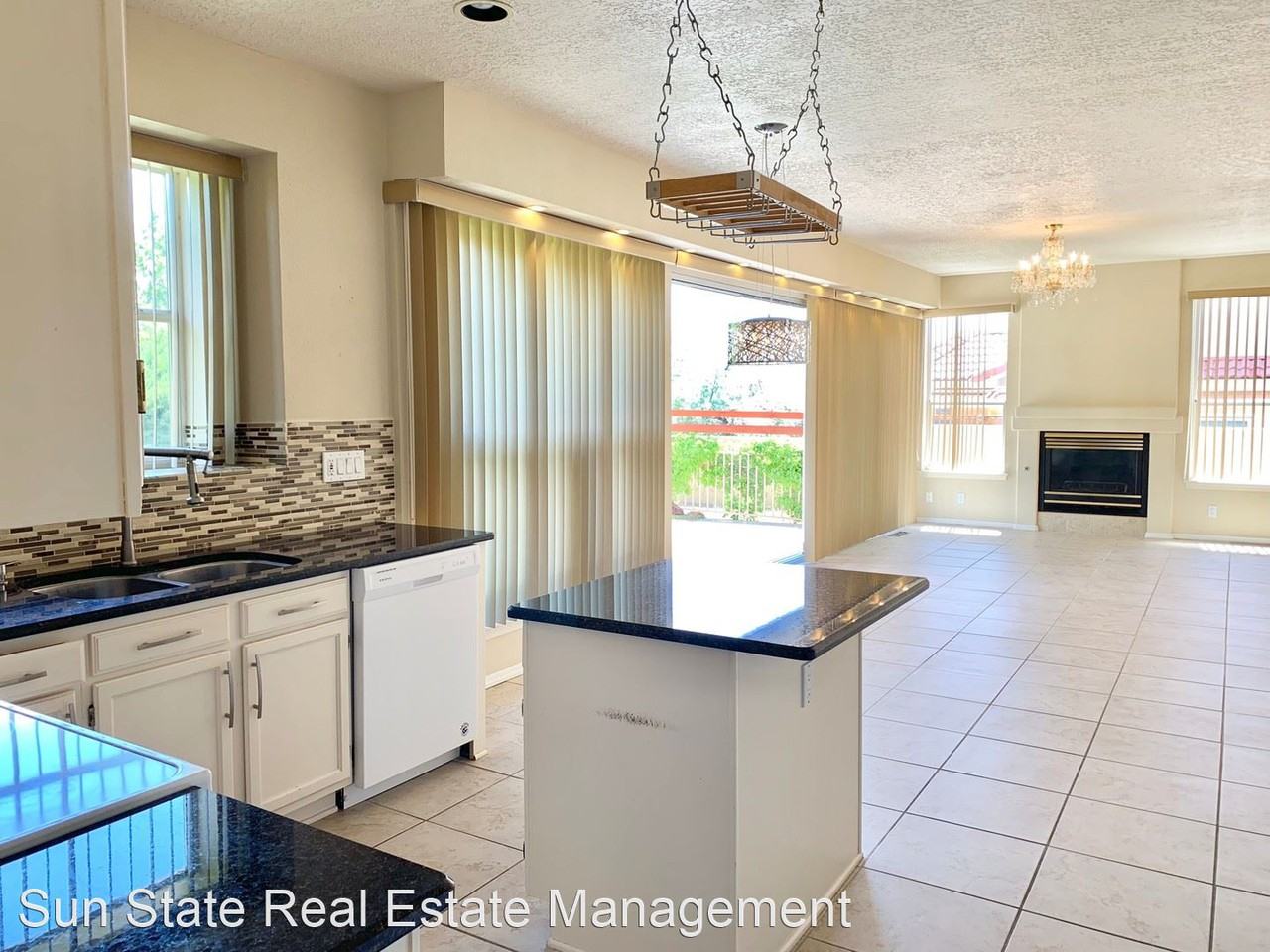 1514 Canyon Hills Dr Ne - Photo 3 of 21