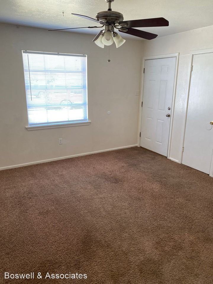 4719 Bowie Dr - Photo 3 of 8