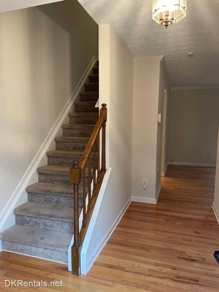 860 Crab Orchard Dr - Photo 2 of 23