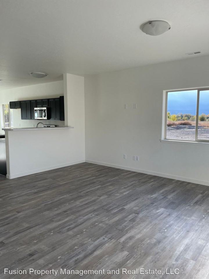 3131 3131 Slate River Drive - Photo 3 of 13