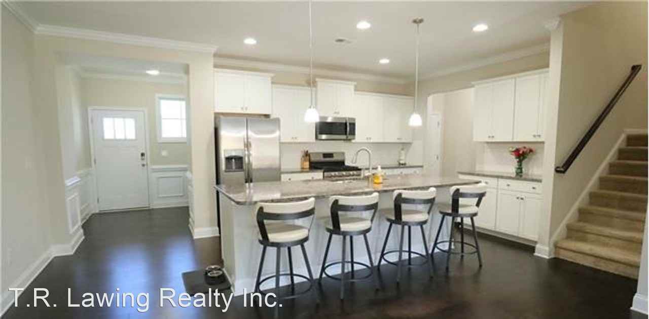 1437 Bramblewood Dr - Photo 3 of 16