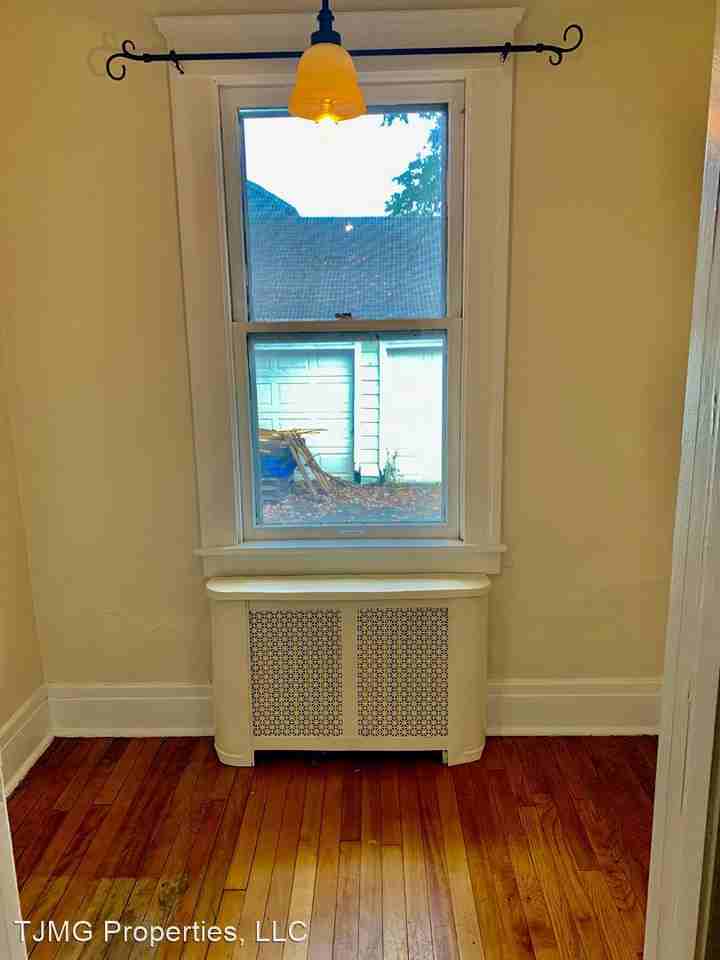 503 Berwick Rd S - Photo 3 of 18