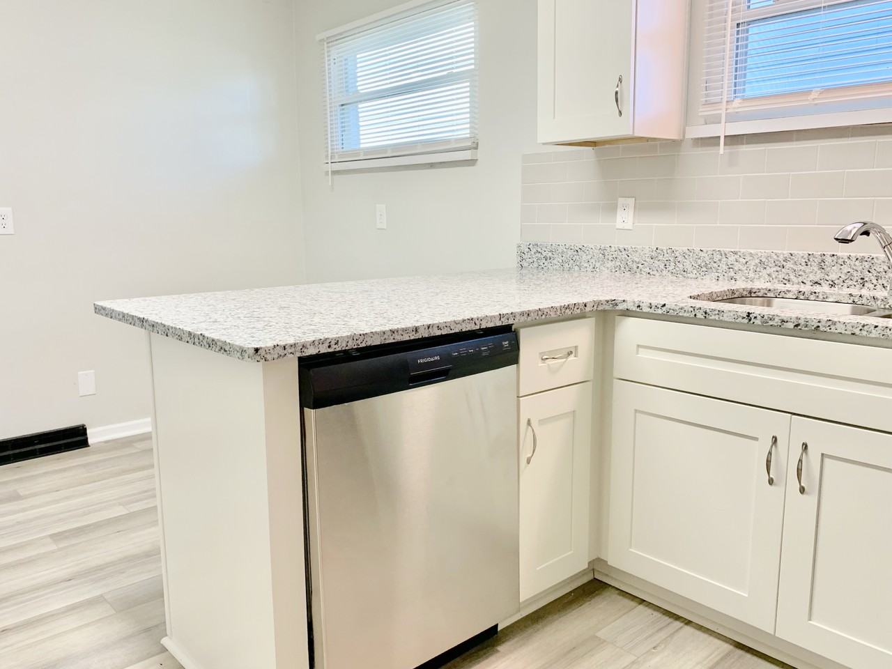 3309 Armistead Dr - Photo 3 of 20