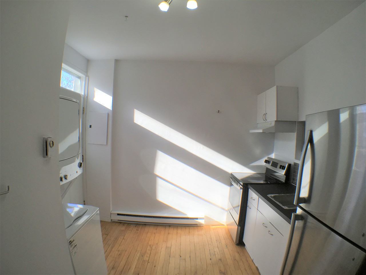 3480 Av Des érables - Photo 2 of 13