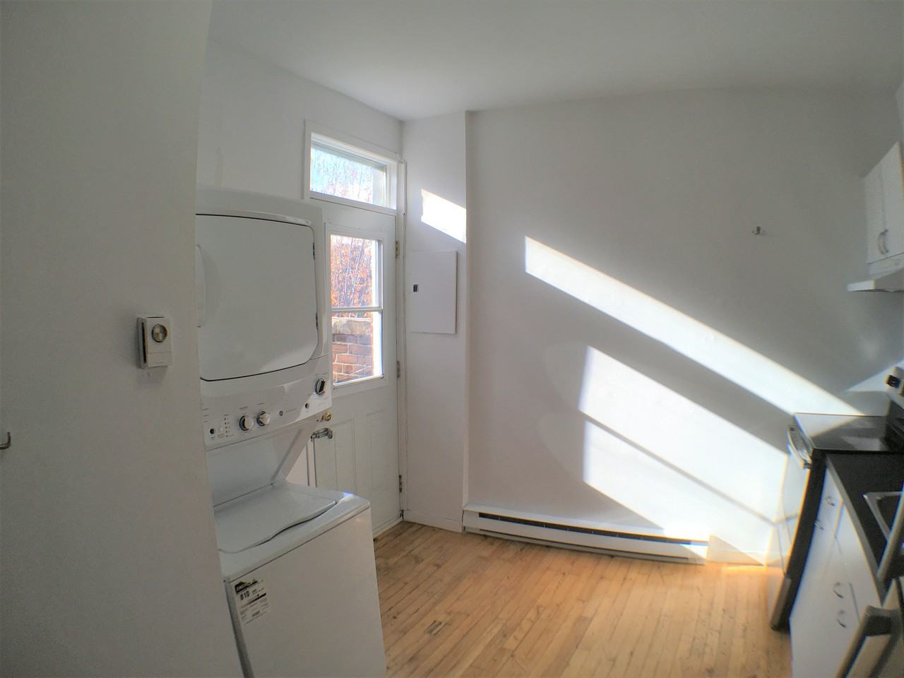 3480 Av Des érables - Photo 3 of 13