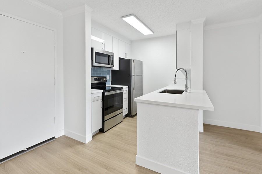 Bay Pointe Apartments - Photo 2 of 50