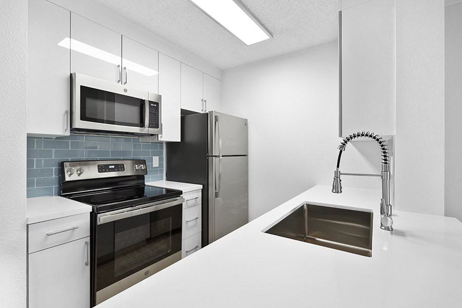 Bay Pointe Apartments - Photo 3 of 50