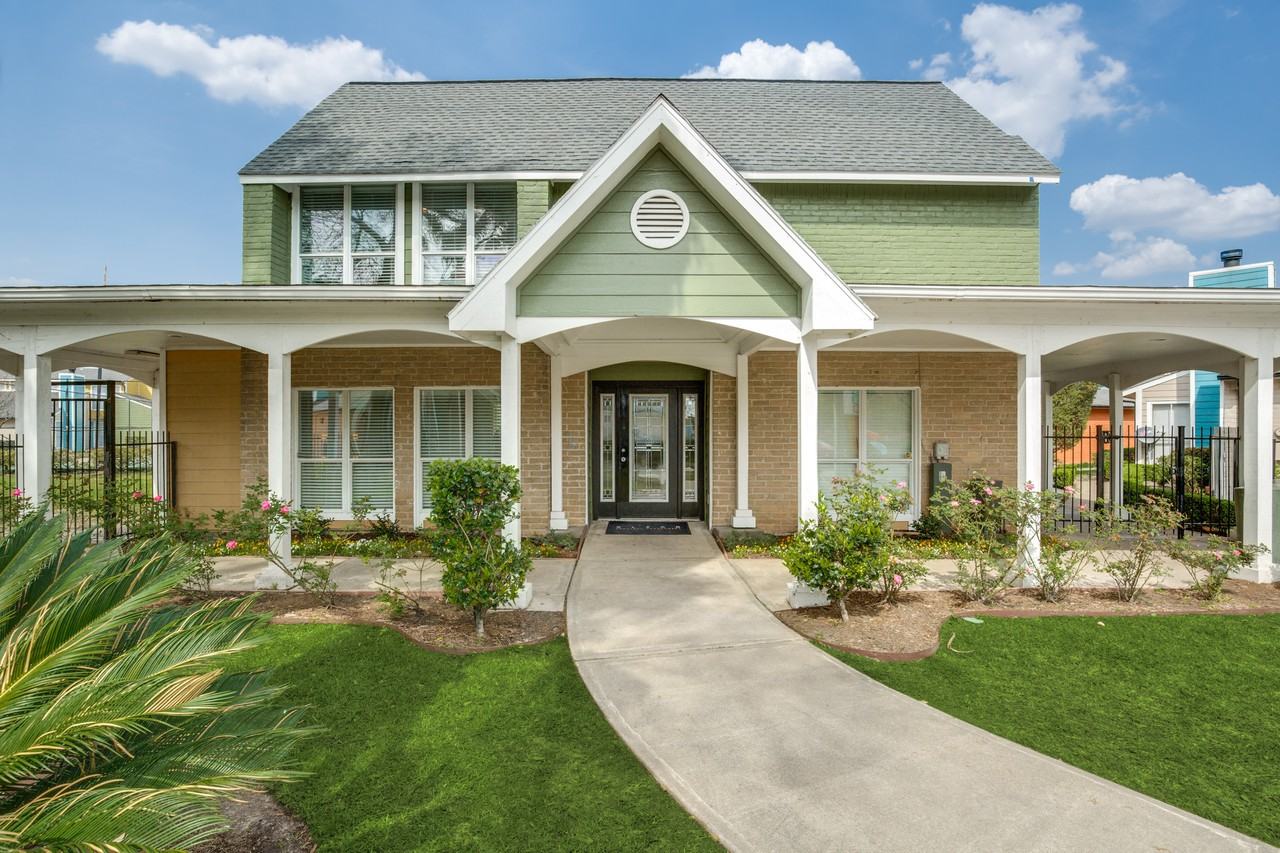 Highland Cross Apartments in Houston, TX 77073 Zumper