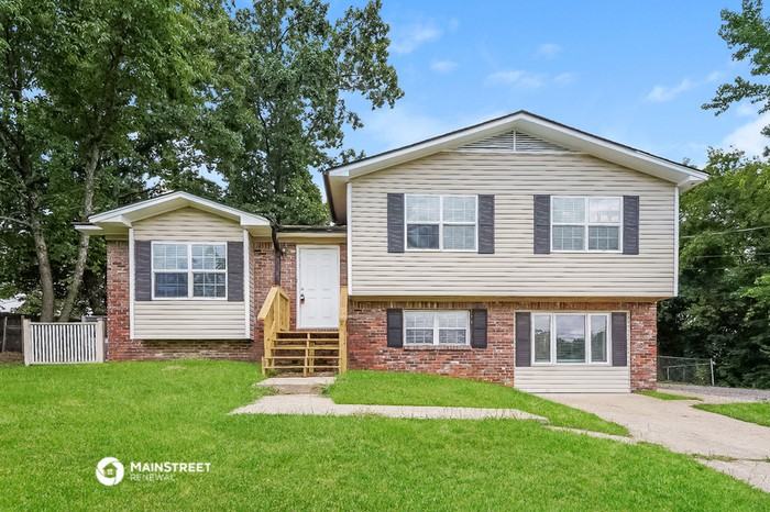 5070 Rick Dr - Photo 2 of 18