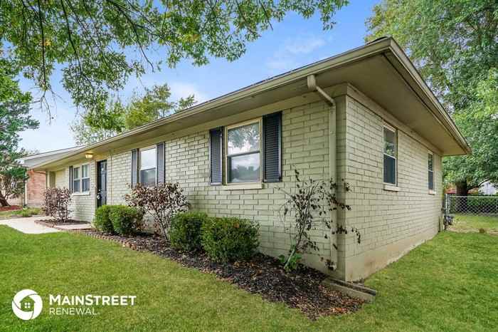 211 Pimlico Dr - Photo 3 of 8