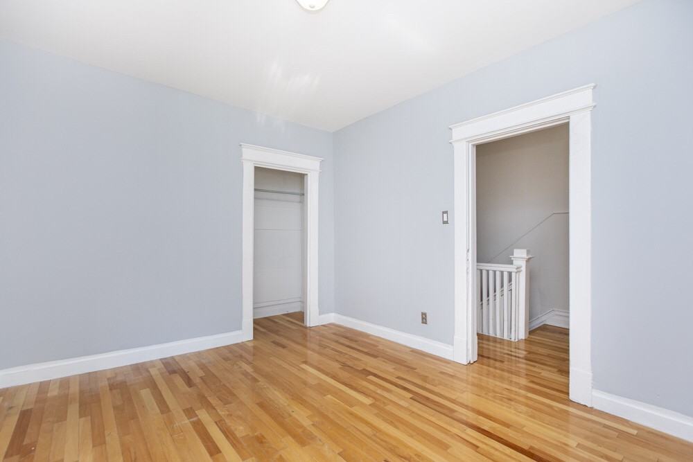 336 Flora St - Photo 2 of 10