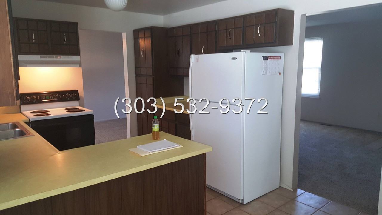 11271 Dexter Circle - Photo 3 of 15