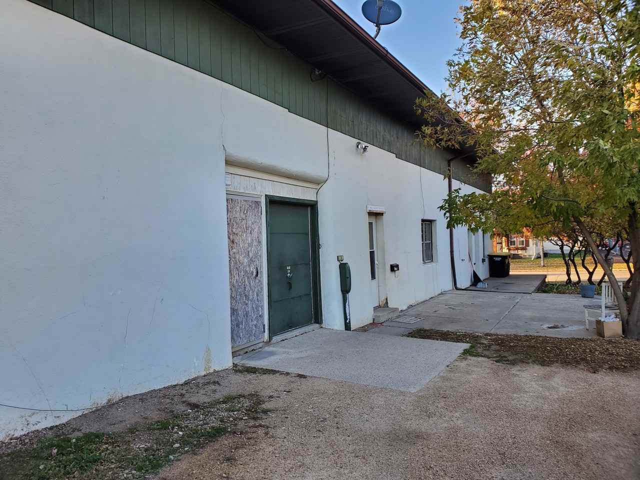 228 N Nicollet St - Photo 2 of 10