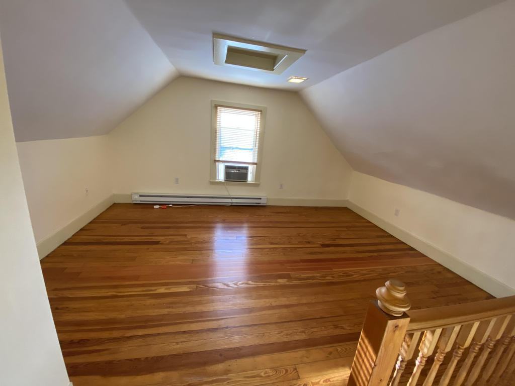 37 Middlesex St - Photo 3 of 8