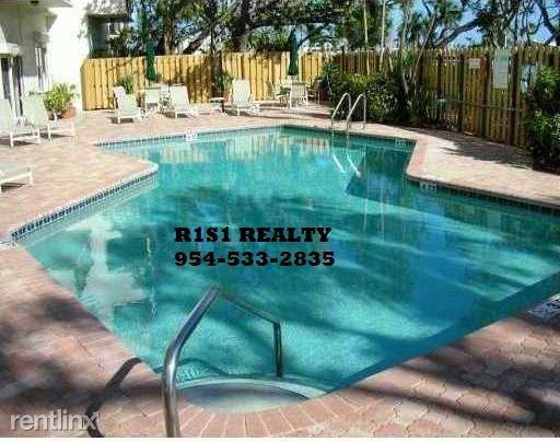 1625 SE 10th Ave - Photo 2 of 5