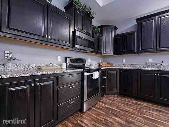 324 Ivone Dr - Photo 3 of 3