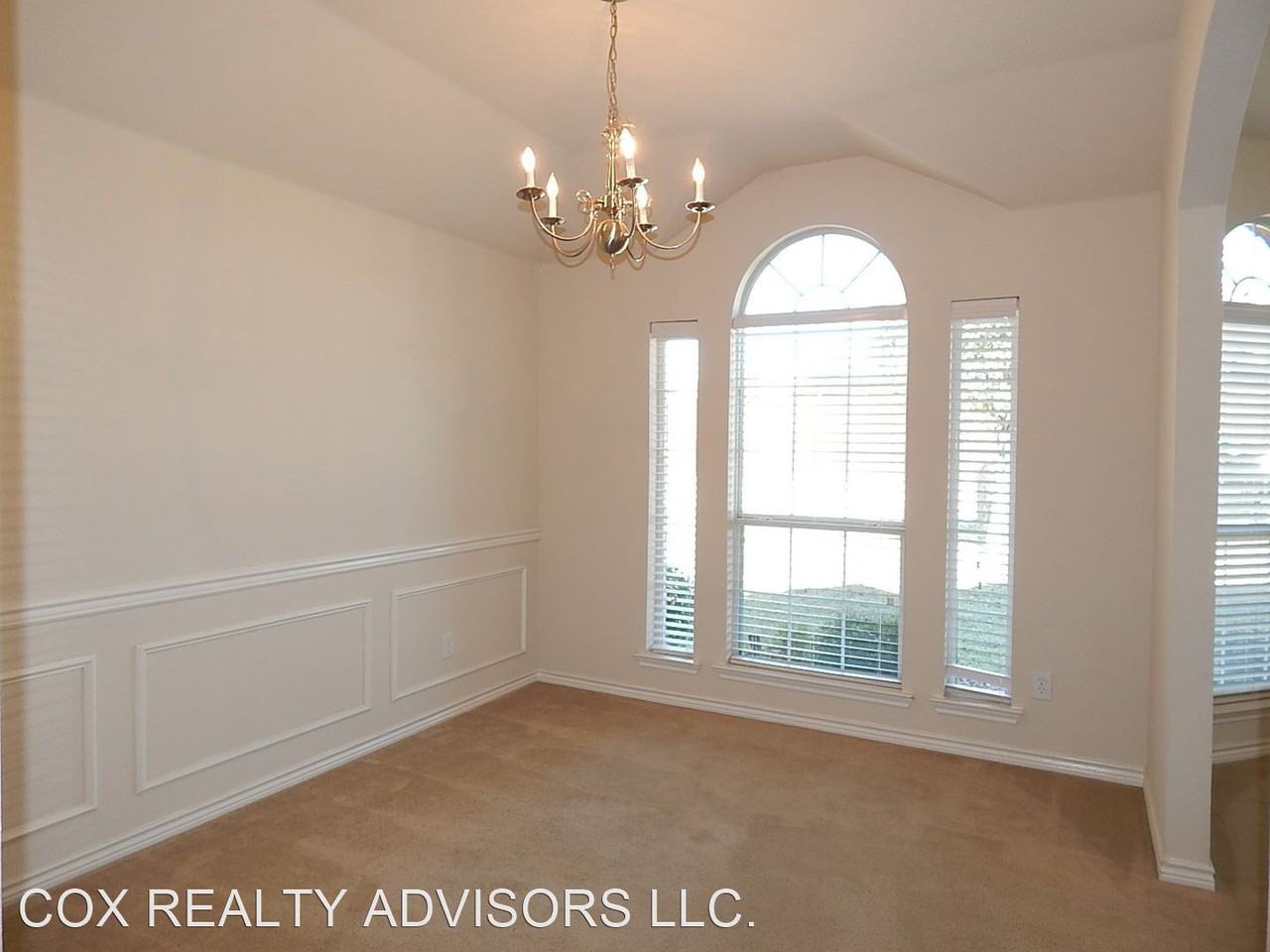 1215 Hampton Bay Dr - Photo 2 of 15