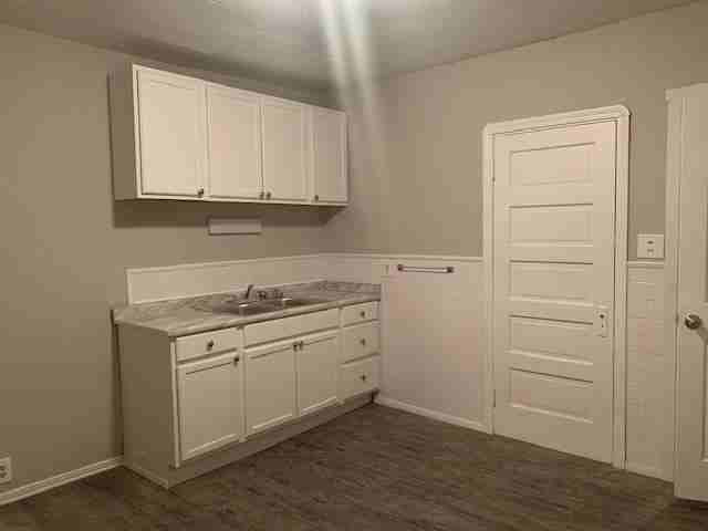 6210 Bonna Ave - Photo 2 of 7