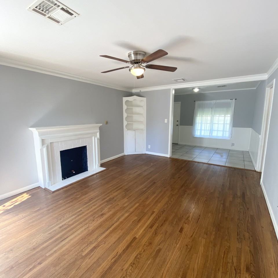 339 E Zion St - Photo 3 of 16