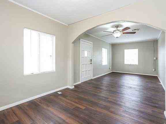 467 N Mckinley Ave - Photo 3 of 18