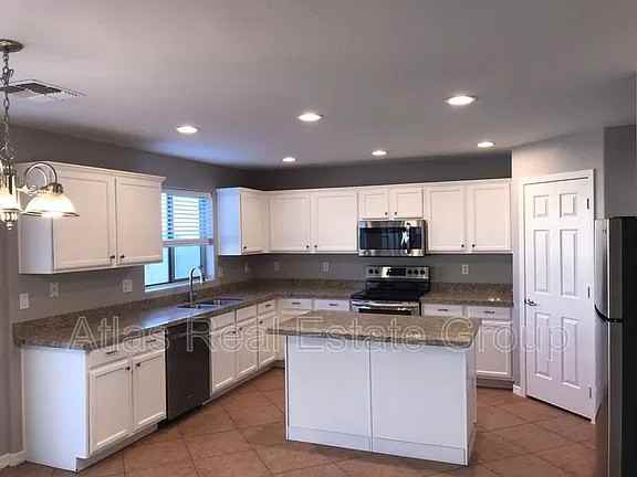 2004 W Green Tree Dr - Photo 2 of 2