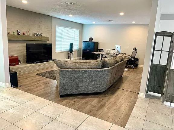 1607 Silver Mesa Way - Photo 3 of 9