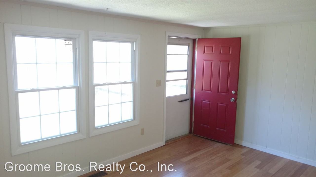 2536 Mountain View Rd - Photo 2 of 6