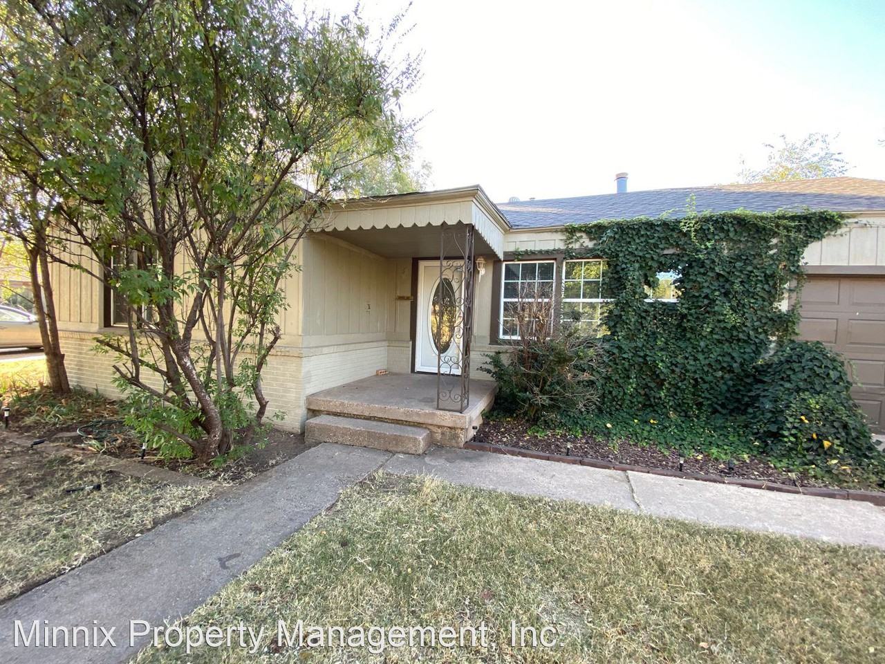 3007 32nd St - Photo 2 of 10