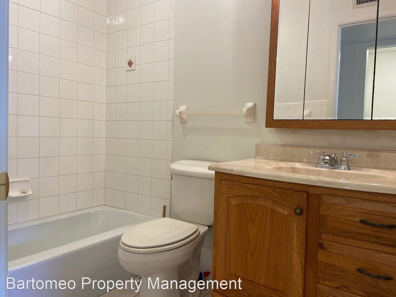 3225 3225 E. Riverside Dr. 63F - Photo 2 of 18