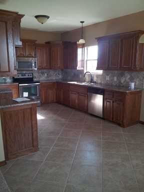 320 Northeast Mountain Meadow Drive - Photo 3 of 10