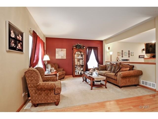 410 Hubbard Ln - Photo 2 of 21