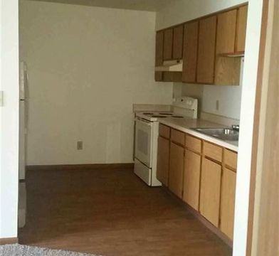 Skyline Village Apt - Photo 2 of 15