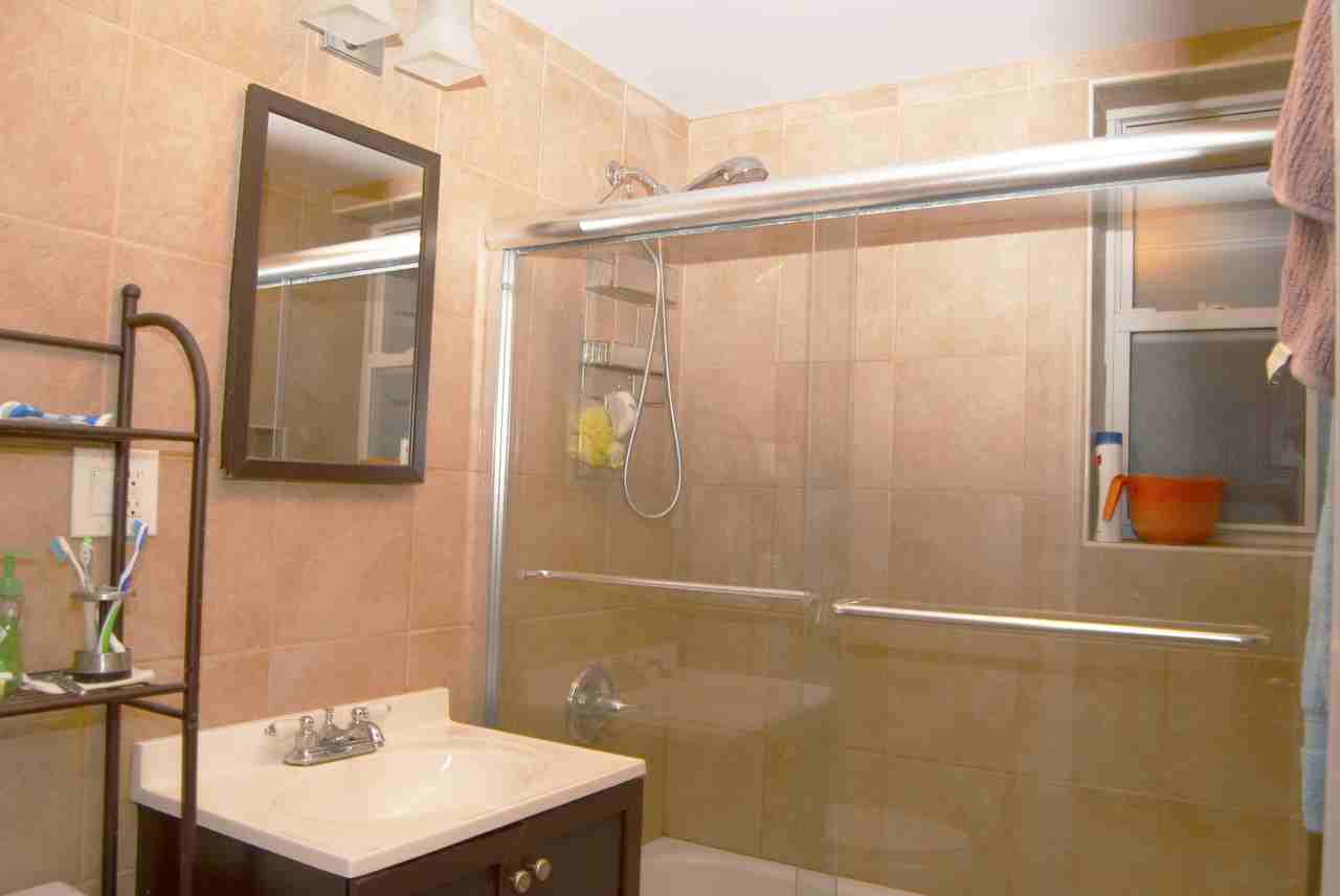 32-34 32nd St - Photo 3 of 4