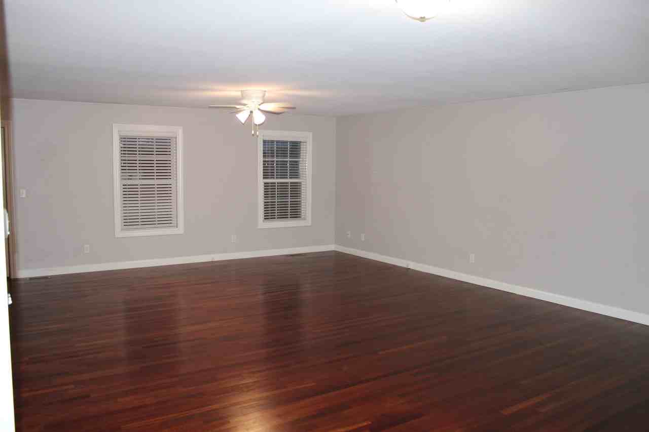 1110 Jessie St - Photo 3 of 13