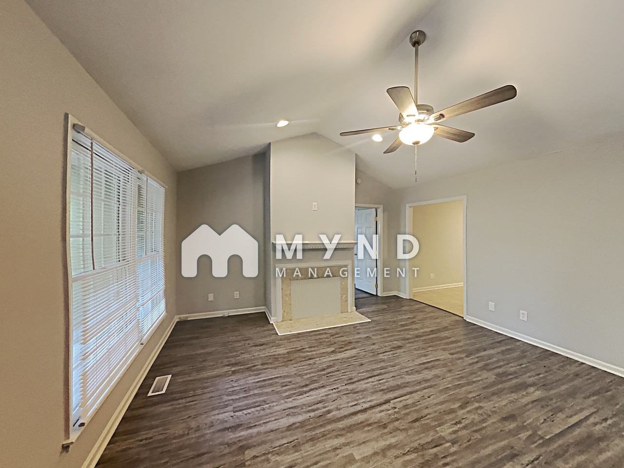 409 Triple Crown Cir - Photo 2 of 18