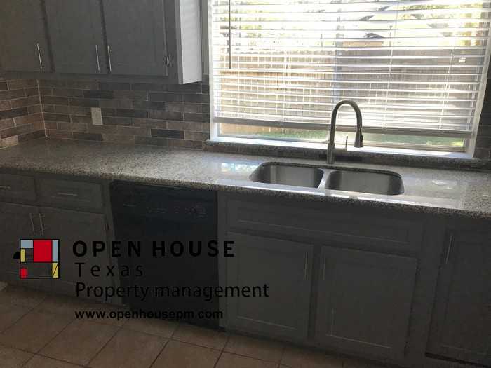 3602 Bear Lake Dr - Photo 3 of 6