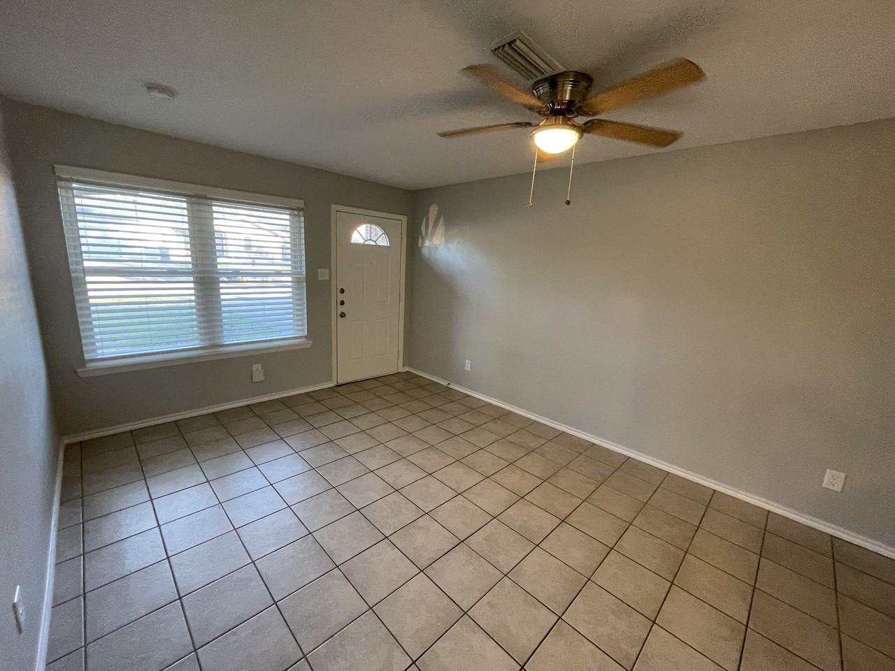 738 Lisa Ln - Photo 2 of 12