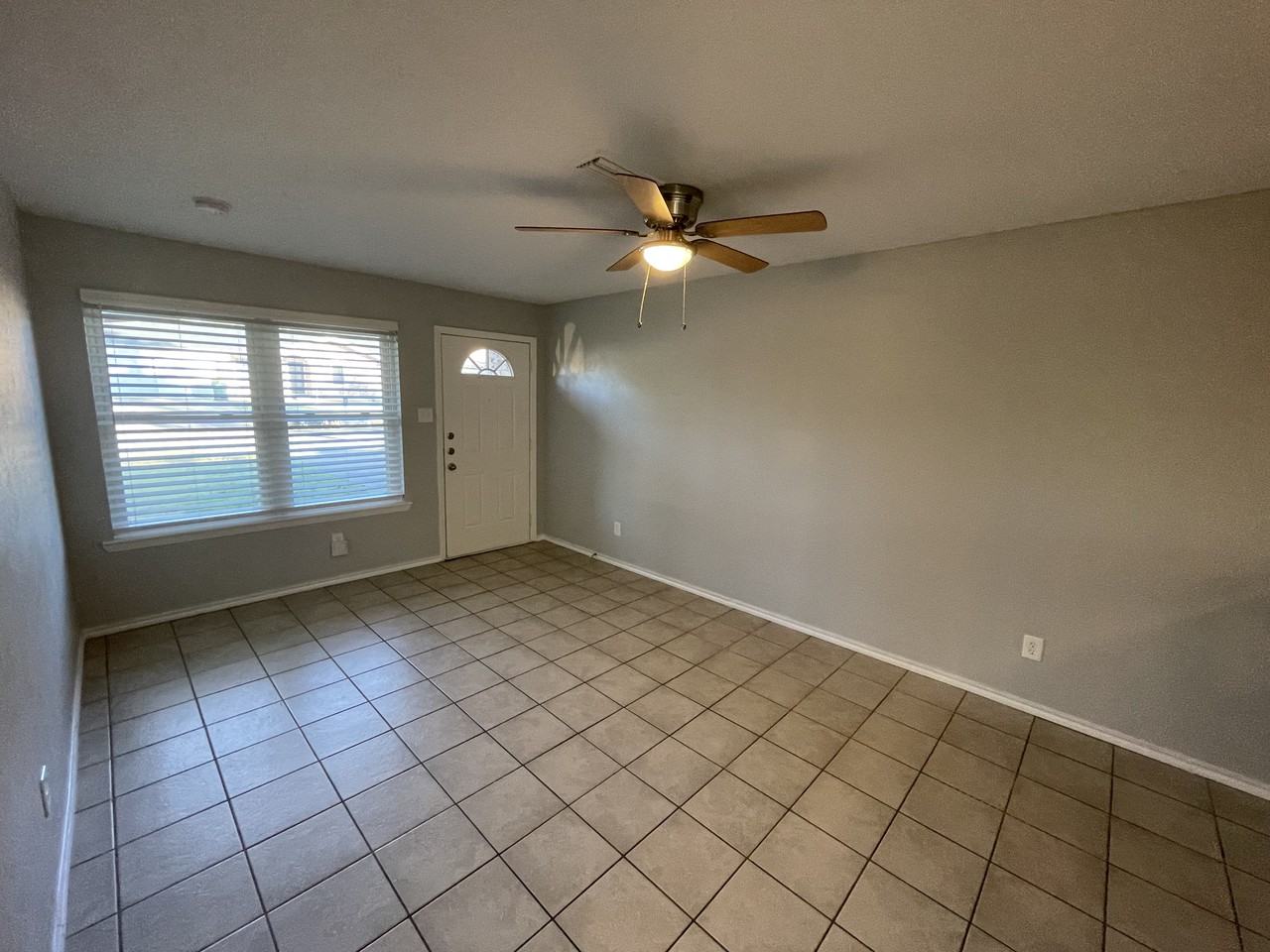 738 Lisa Ln - Photo 3 of 12