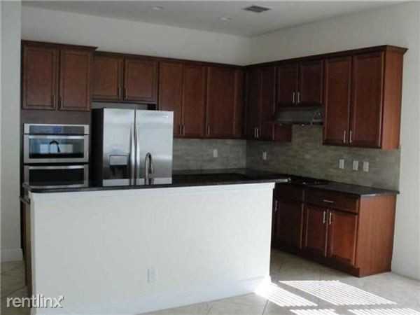8253 NW 118th Way - Photo 3 of 10