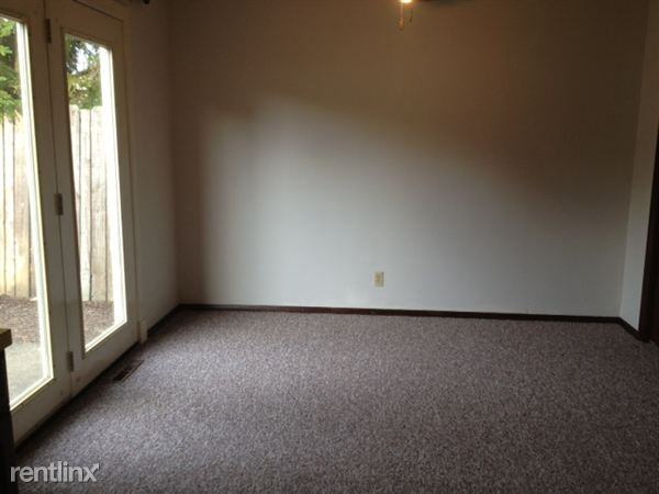 1122 Columbus Cir N - Photo 2 of 6