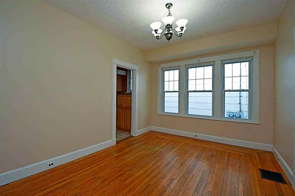 2732 Harris Ave - Photo 2 of 23