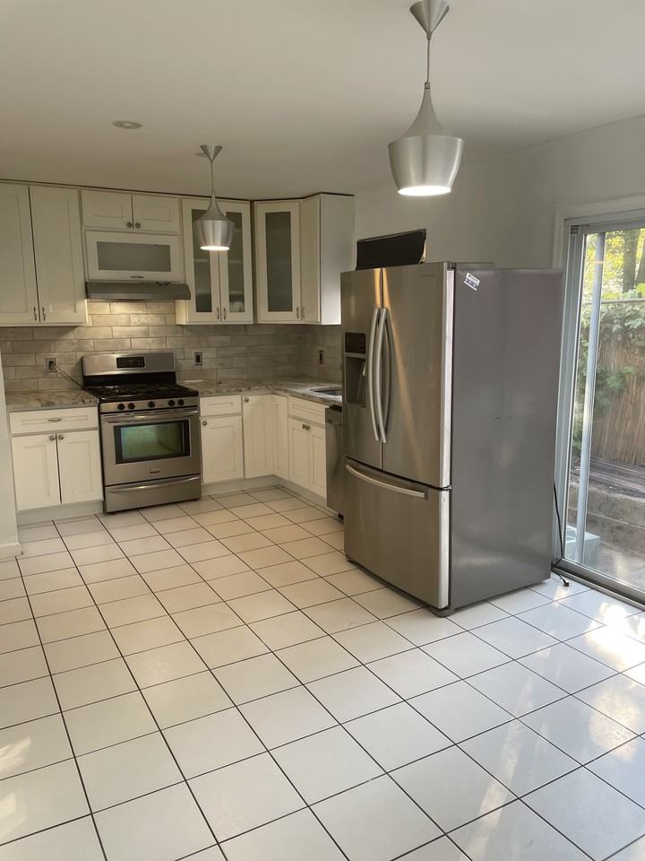 6 Montgomery Avenue 2 - Photo 3 of 8